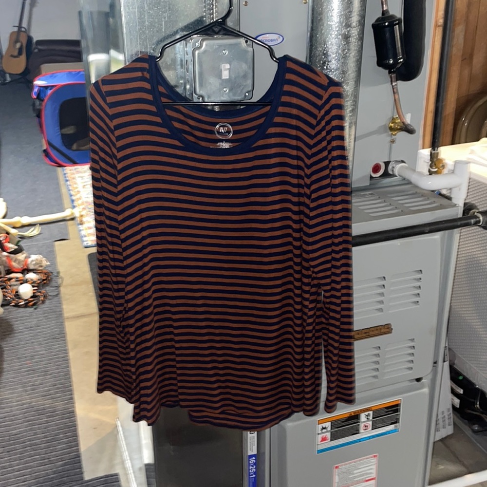 Navy and burnt orange long sleeve soft shirt